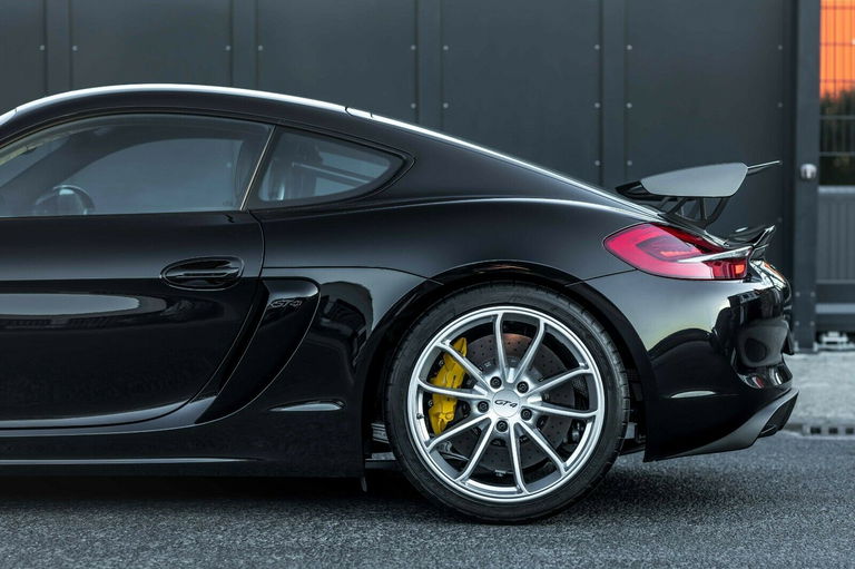 Porsche 981 Cayman GT4