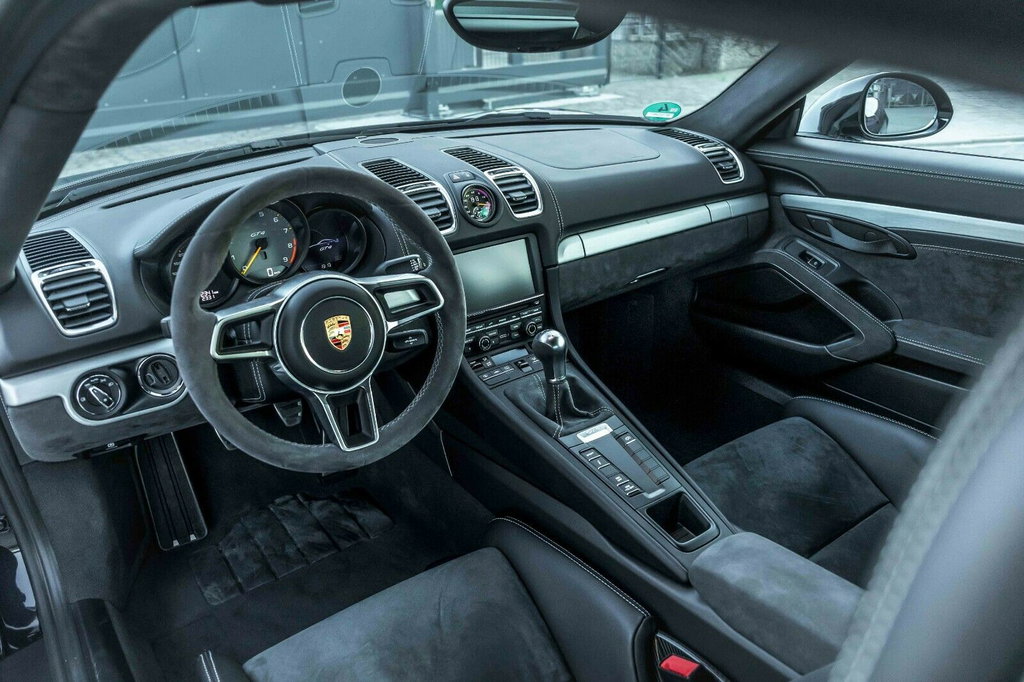 Porsche 981 Cayman GT4