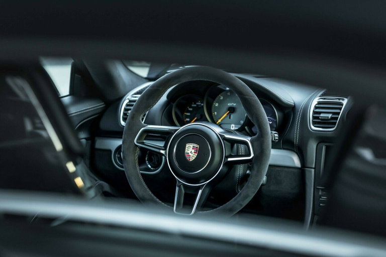 Porsche 981 Cayman GT4