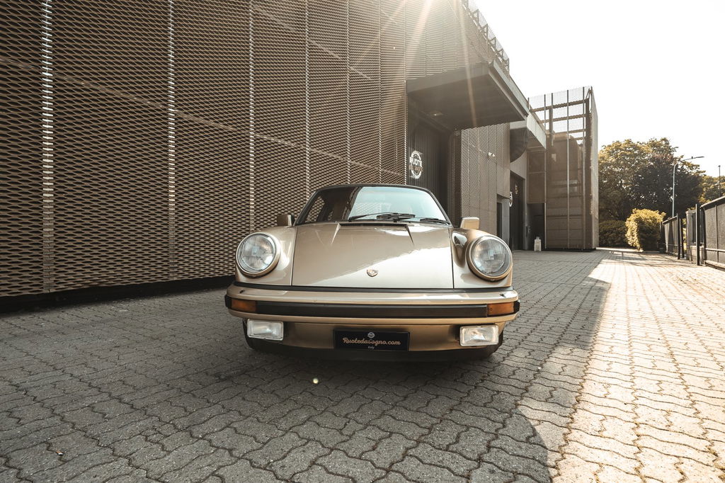 Porsche 911 Carrera 3.2