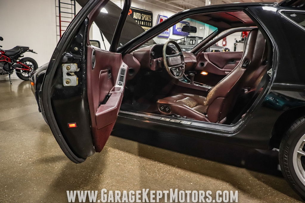 Porsche 928 S