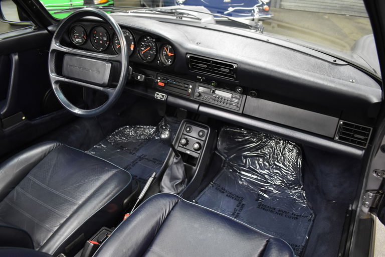 Porsche 911 Carrera 3.2 (US)