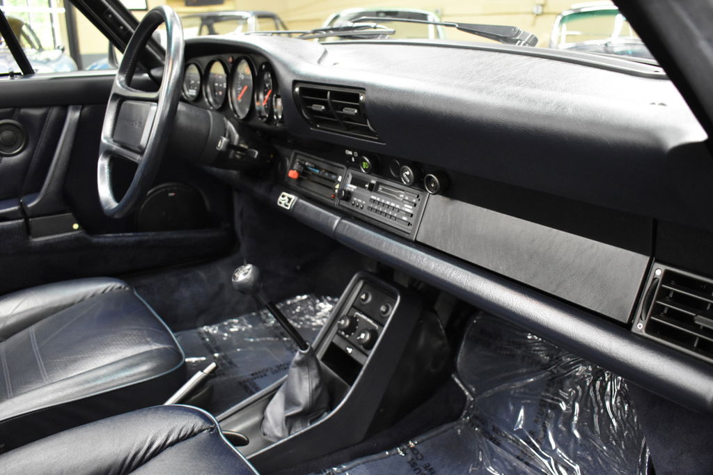 Porsche 911 Carrera 3.2 (US)