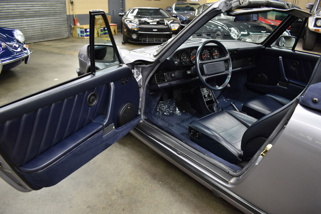 Porsche 911 Carrera 3.2 (US)