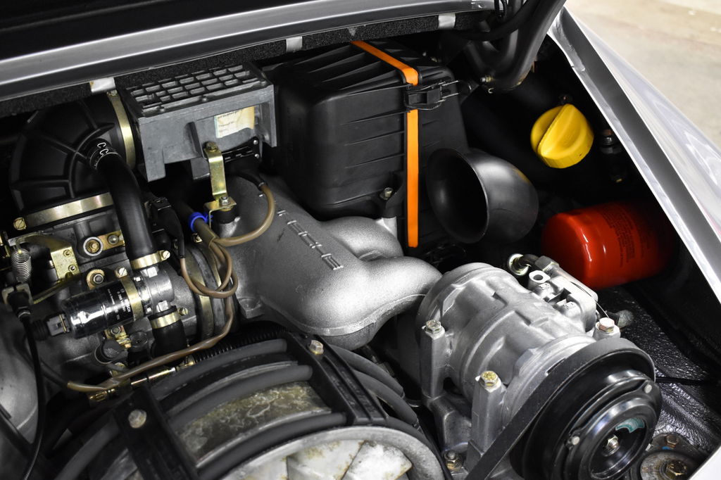 Porsche 911 Carrera 3.2 (US)