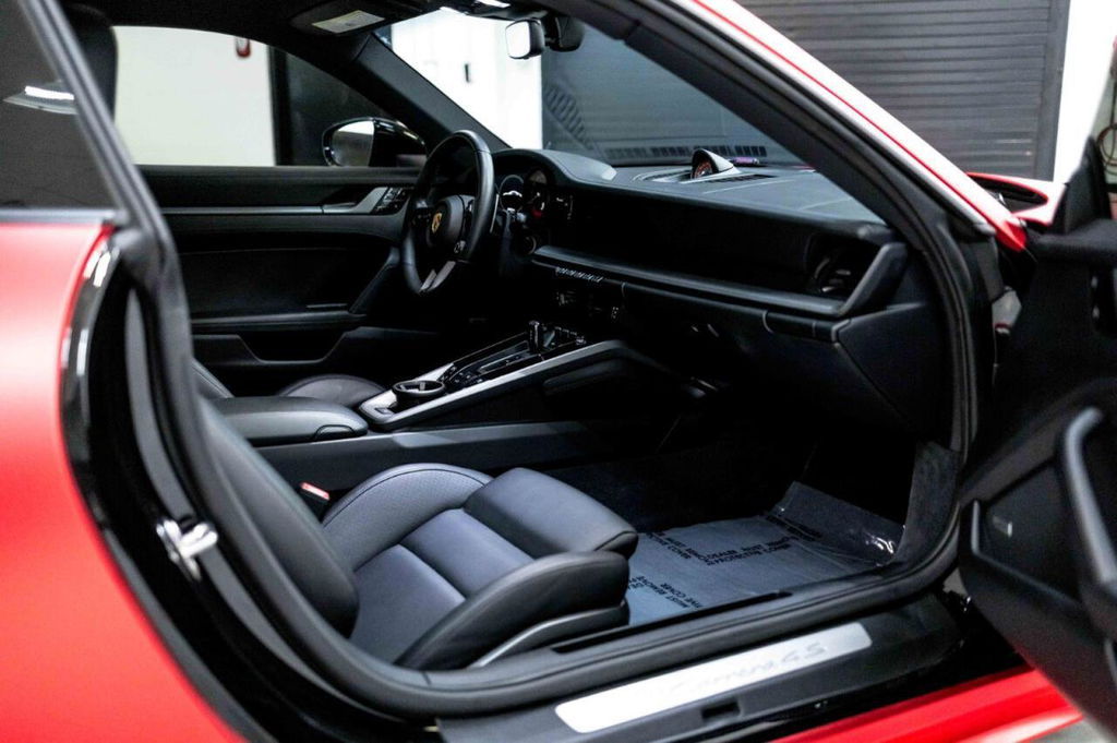 Porsche 992 Carrera 4S