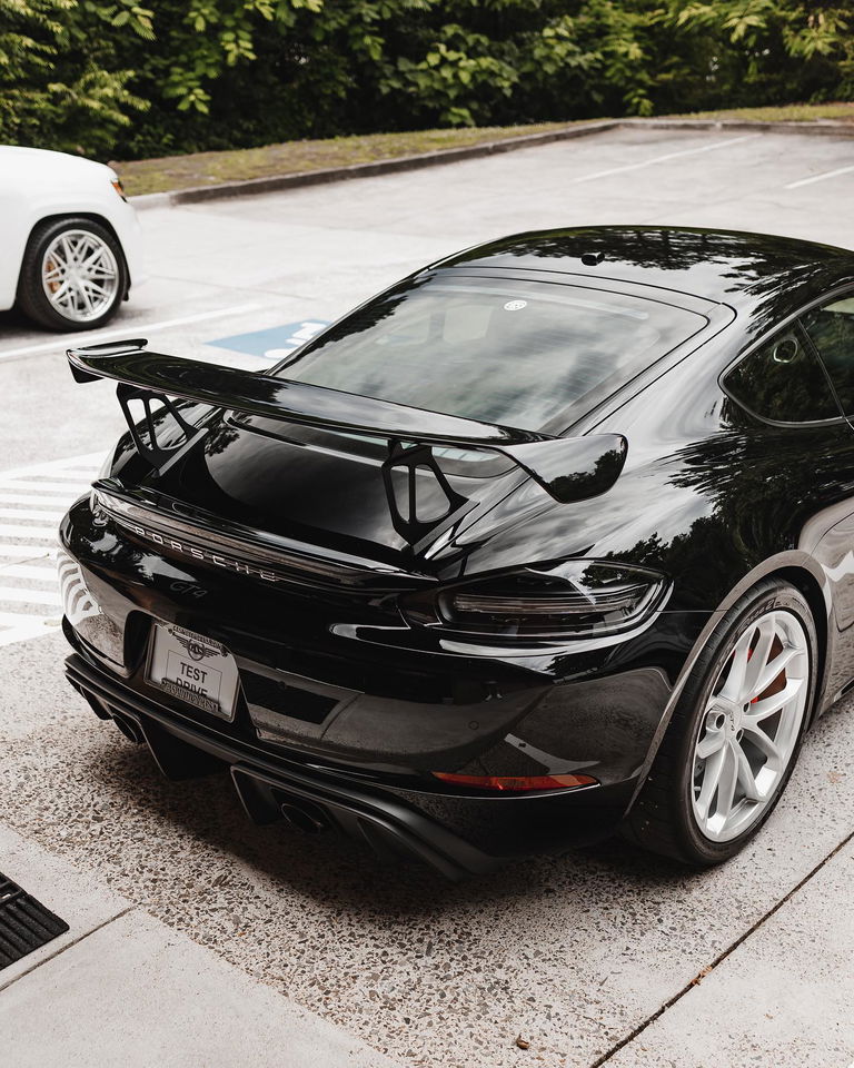 Porsche 718 Cayman GT4