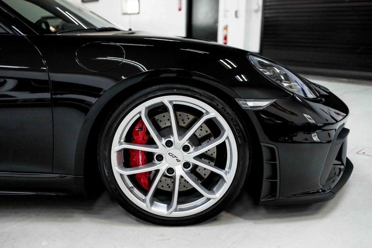 Porsche 718 Cayman GT4