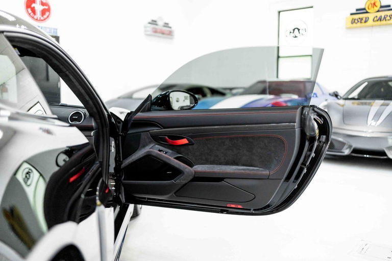 Porsche 718 Cayman GT4