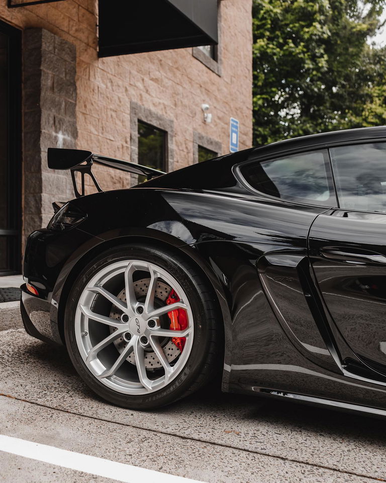 Porsche 718 Cayman GT4