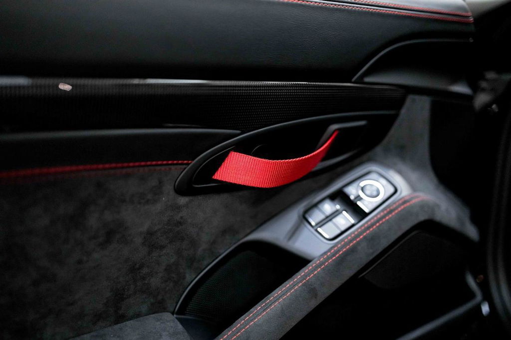 Porsche 718 Cayman GT4