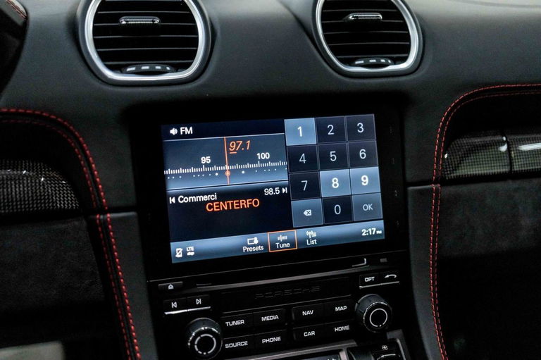 Porsche 718 Cayman GT4