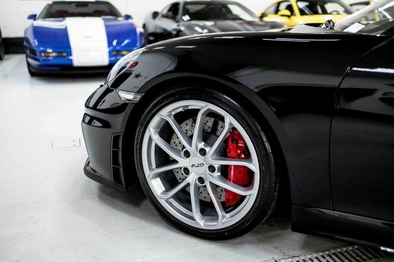 Porsche 718 Cayman GT4