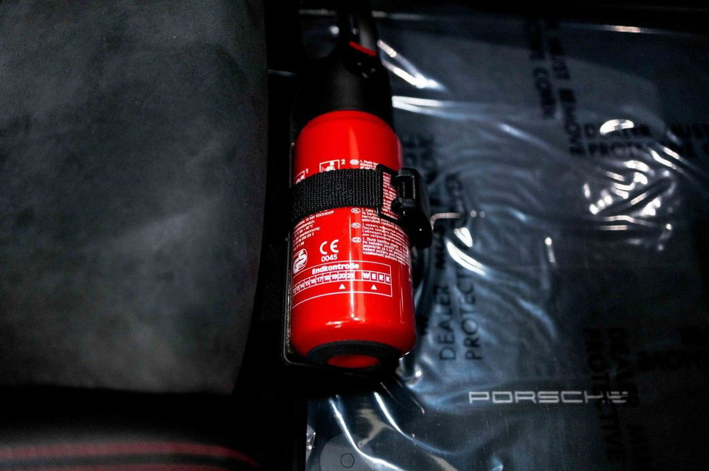 Porsche 718 Cayman GT4