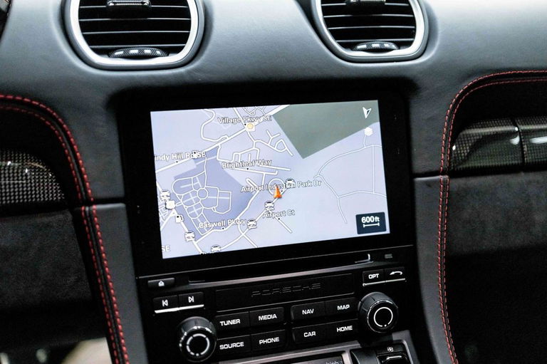 Porsche 718 Cayman GT4