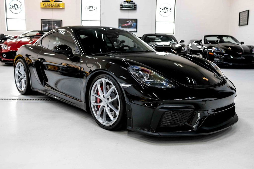 Porsche 718 Cayman GT4