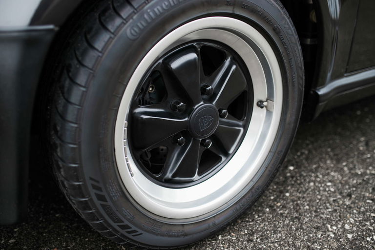 Porsche 911 Turbo 3.3