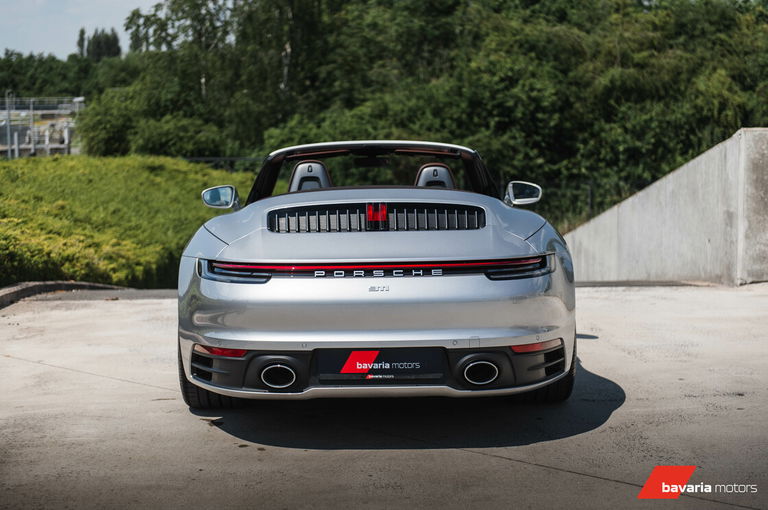 Porsche 992 Carrera 4