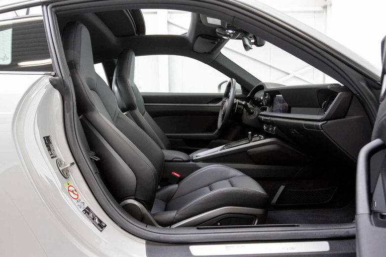 Porsche 992 Carrera