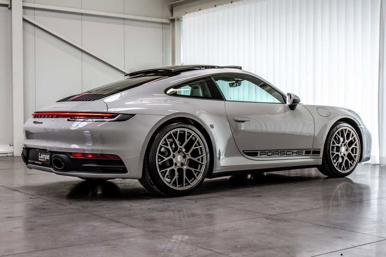 Porsche 992 Carrera