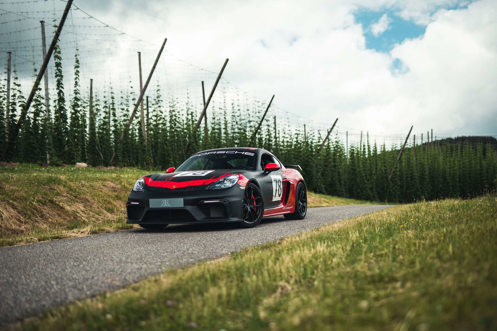 Porsche 718 Cayman GT4