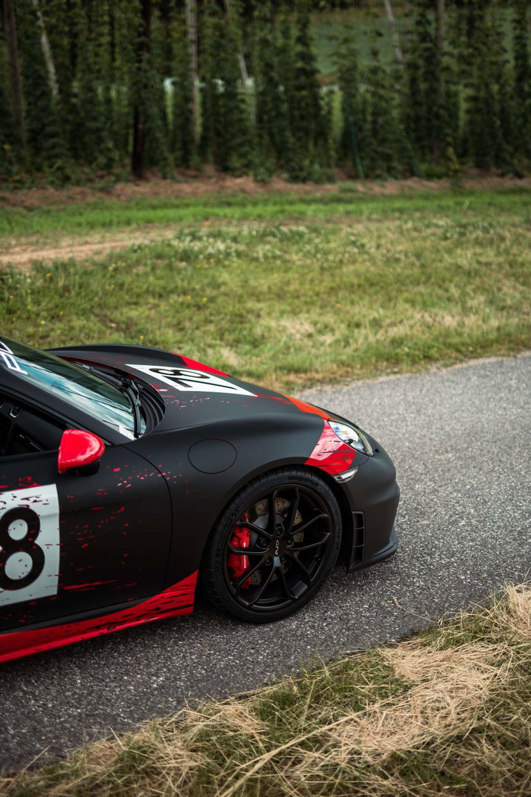 Porsche 718 Cayman GT4
