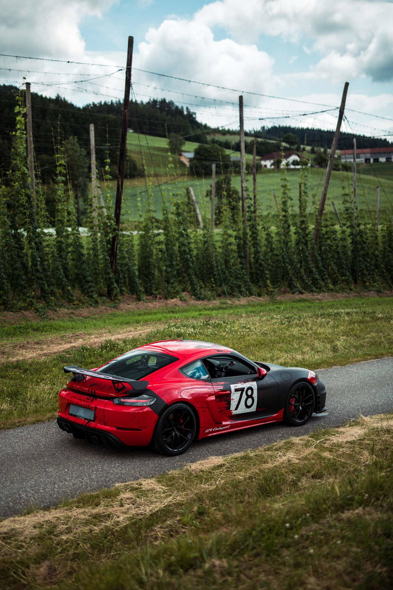 Porsche 718 Cayman GT4