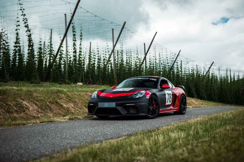 Porsche 718 Cayman GT4