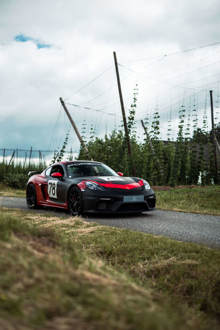 Porsche 718 Cayman GT4