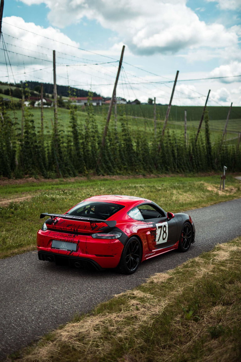 Porsche 718 Cayman GT4