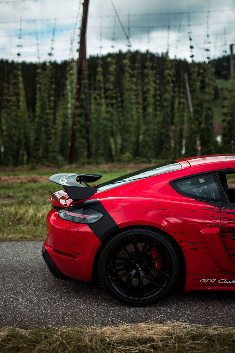 Porsche 718 Cayman GT4