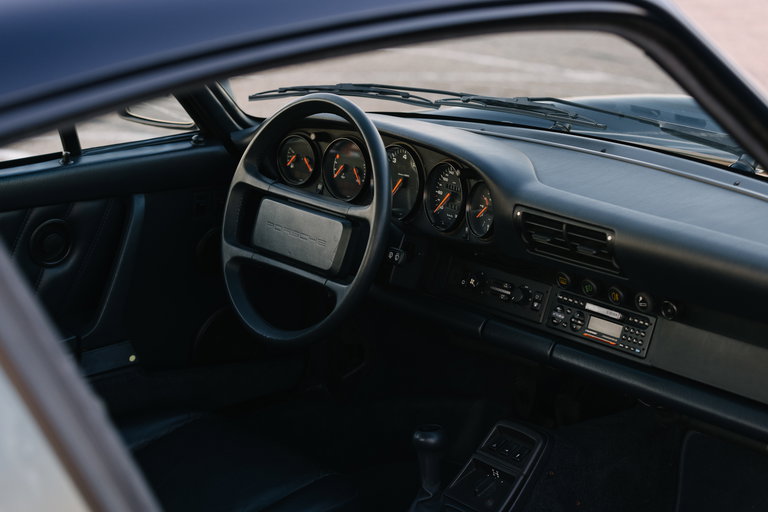 Porsche 964 Carrera 4