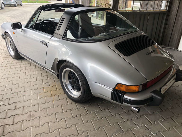 Porsche 911 Carrera 3.2