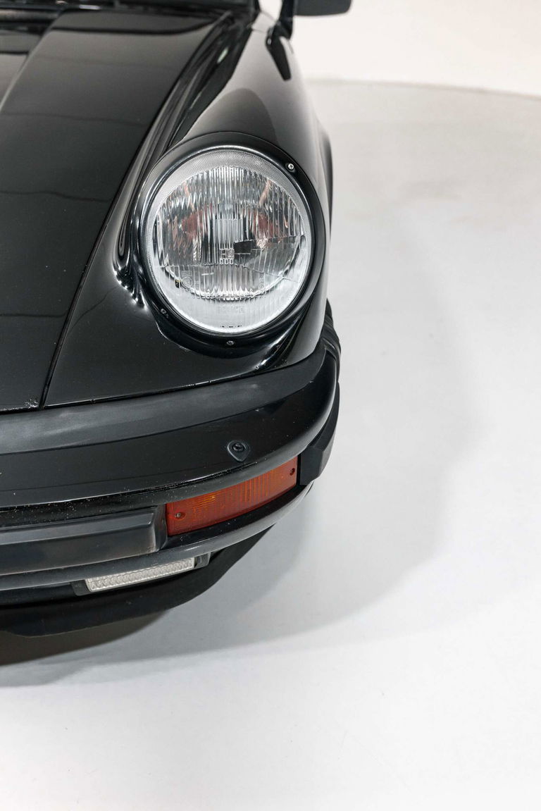 Porsche 911 Carrera 3.2 (US)