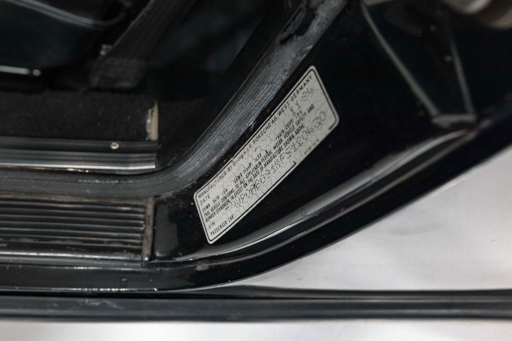 Porsche 911 Carrera 3.2 (US)