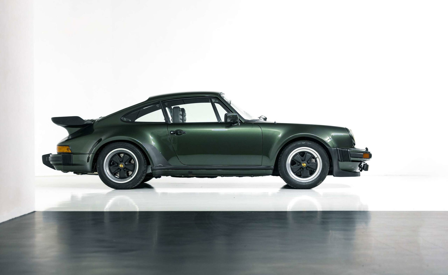ポルシェ　911 turbo Porsche 911 Turbo 3.3 1978 - elferspot.com - Marketplace for