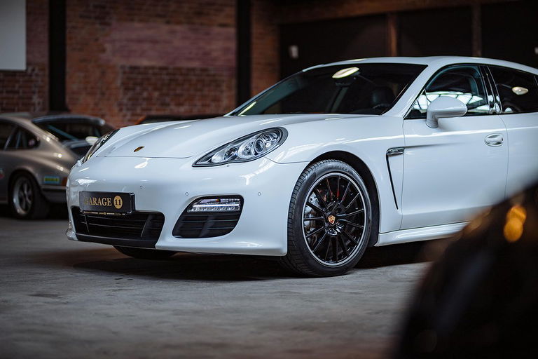 Porsche Panamera 4S