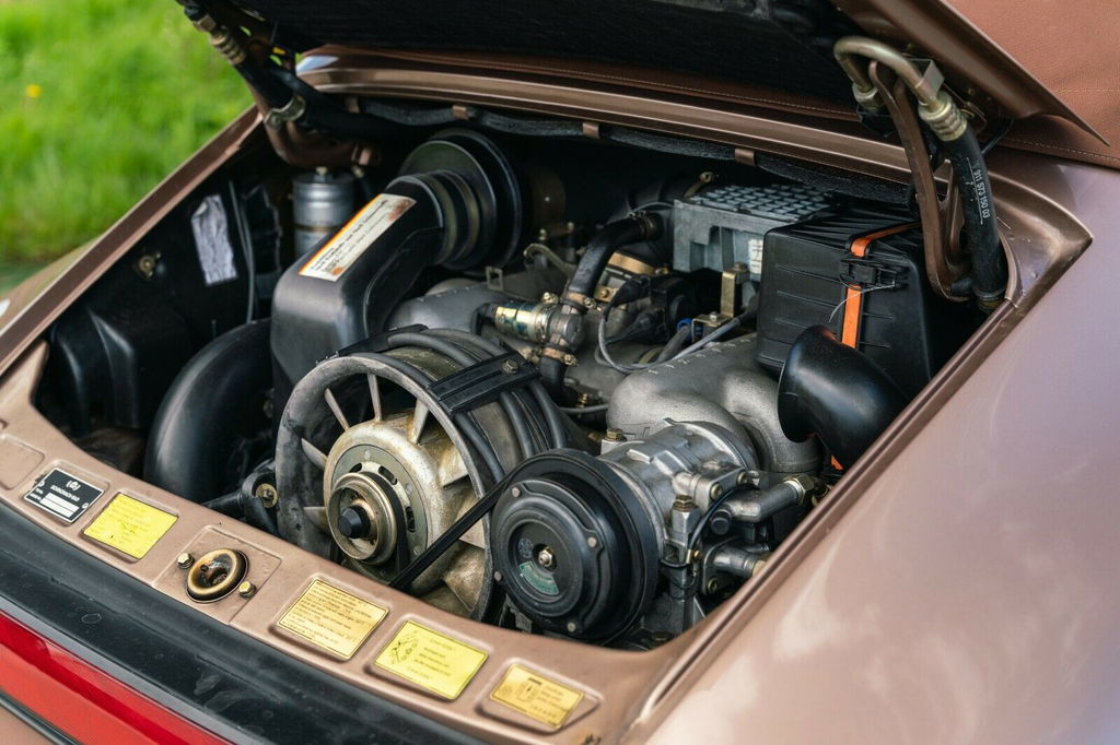 Porsche 911 Carrera 3.2