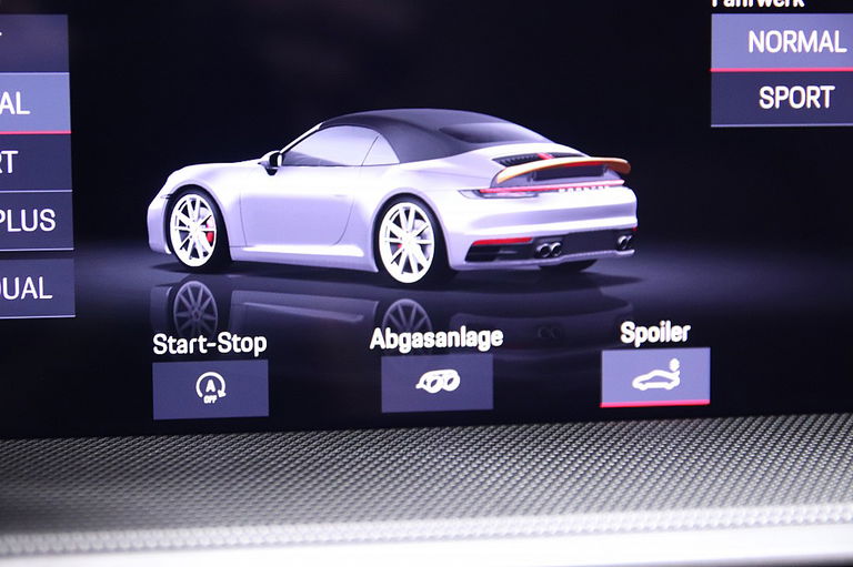 Porsche 992 Carrera 4S