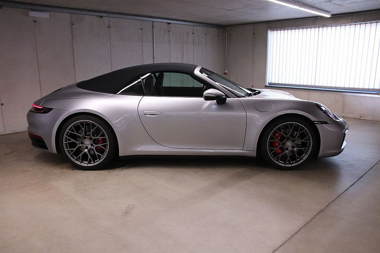 Porsche 992 Carrera 4S