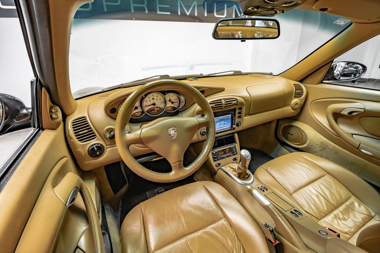 Porsche 996 Carrera 4