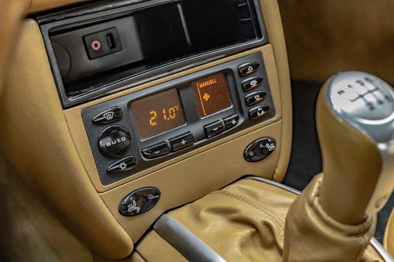 Porsche 996 Carrera 4