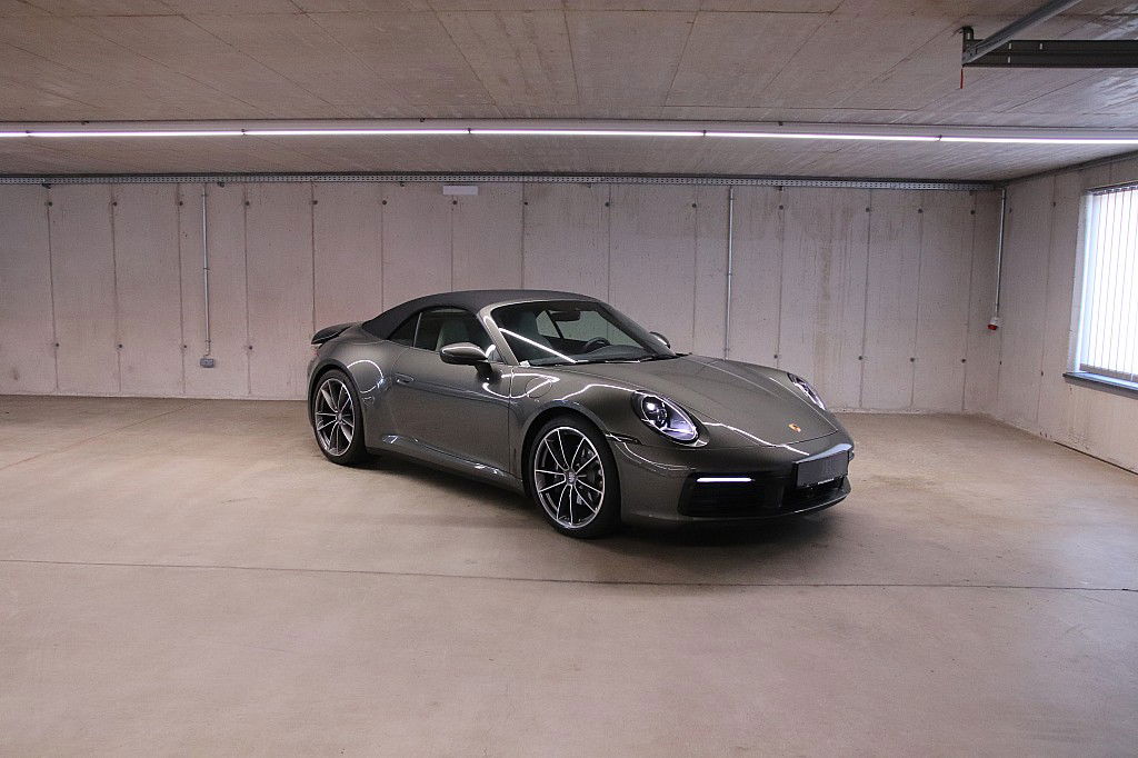 Porsche 992 Carrera