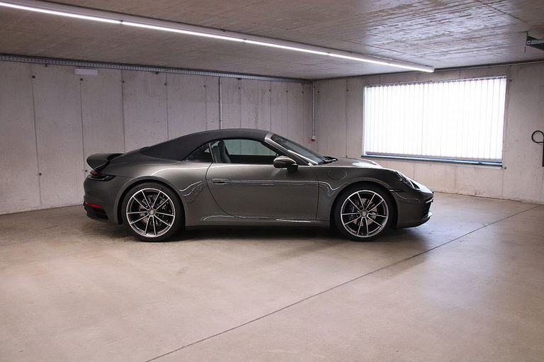 Porsche 992 Carrera