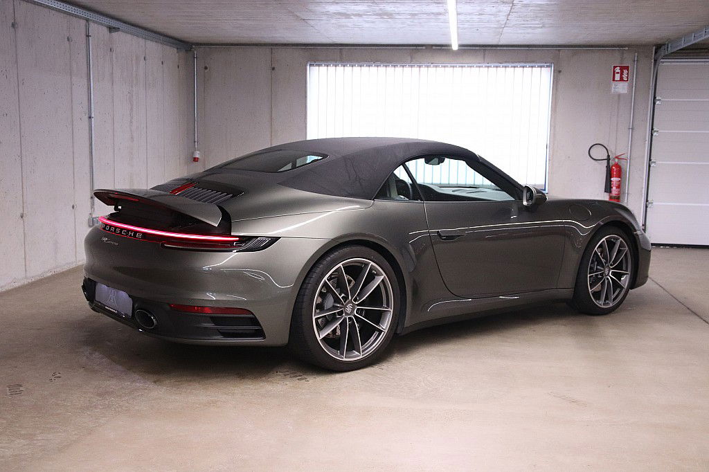 Porsche 992 Carrera