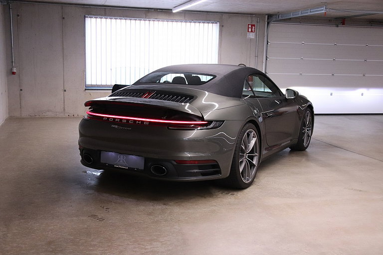 Porsche 992 Carrera