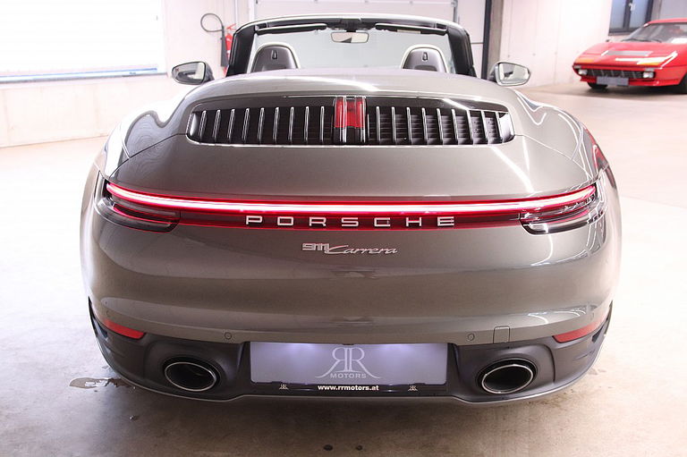 Porsche 992 Carrera