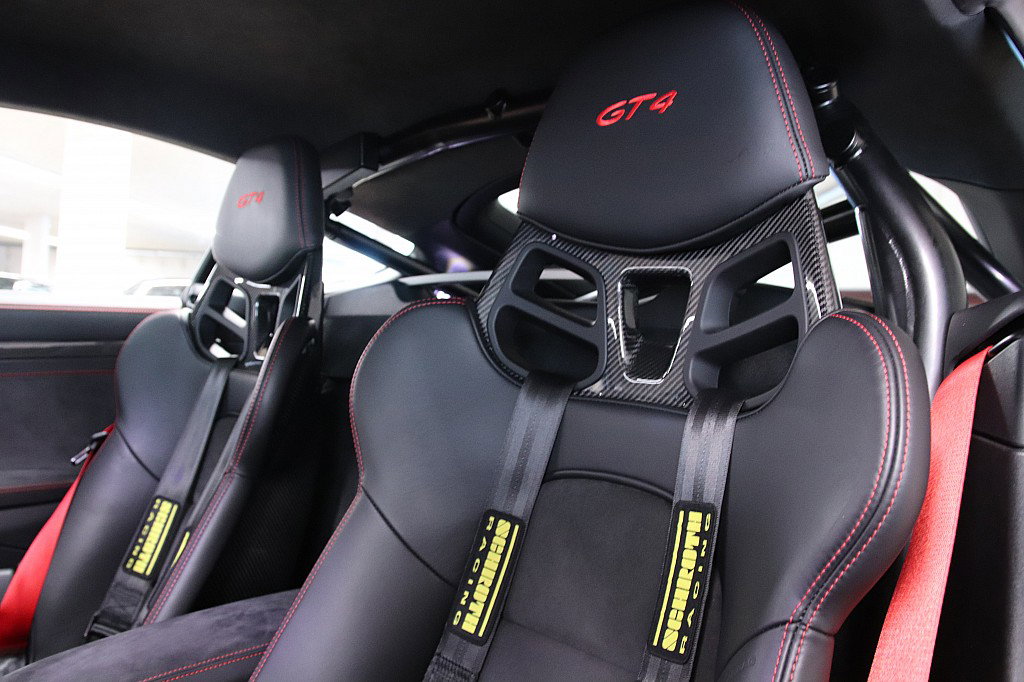 Porsche 718 Cayman GT4