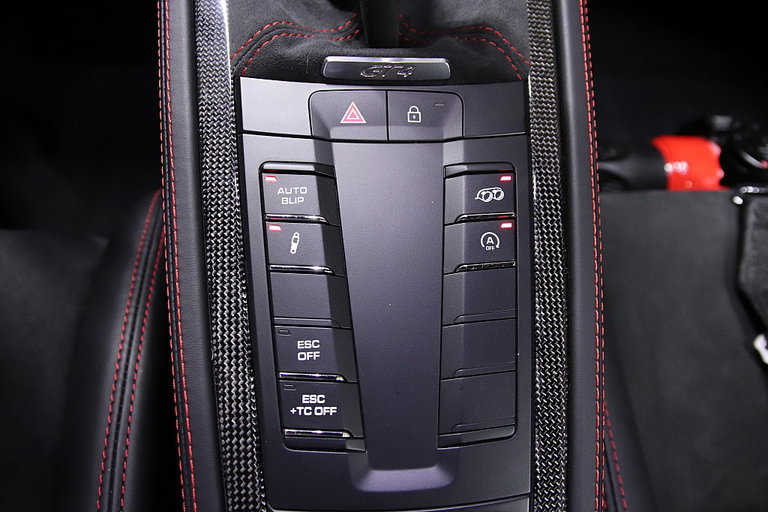 Porsche 718 Cayman GT4