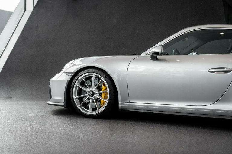 Porsche 991.2 GT3 Touring